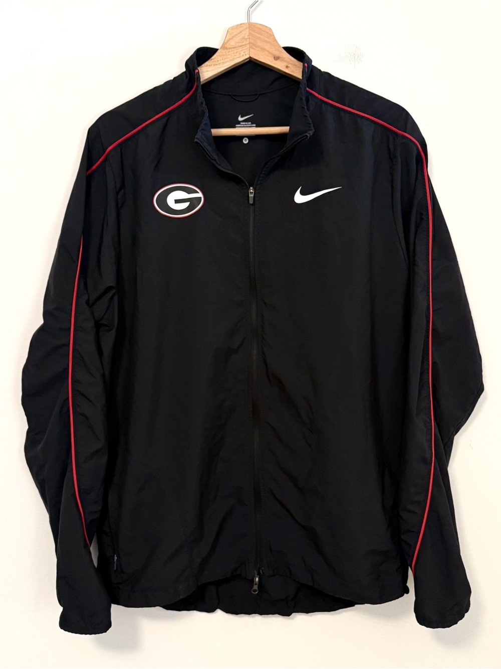 Nike UGA Georgia Bulldogs Lightweight Full Zip Running Jacket